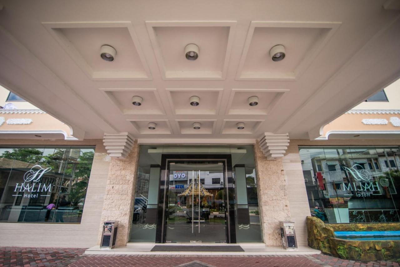 Halim Hotel Tanjung Pinang Exterior photo