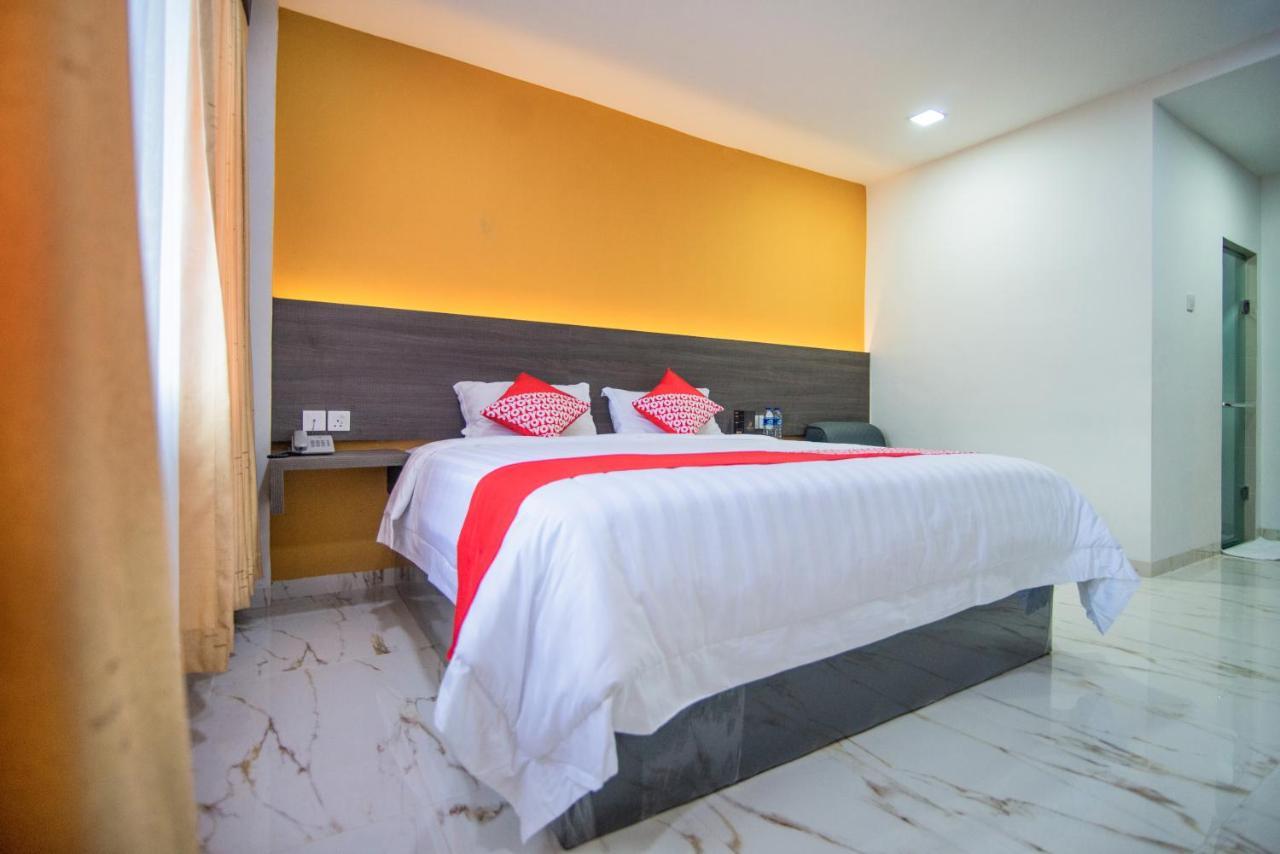 Halim Hotel Tanjung Pinang Exterior photo