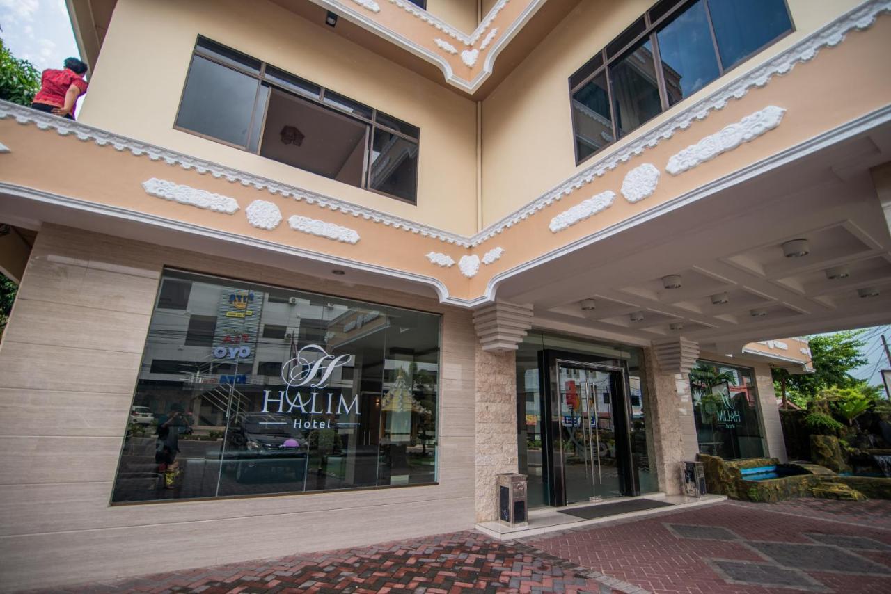 Halim Hotel Tanjung Pinang Exterior photo
