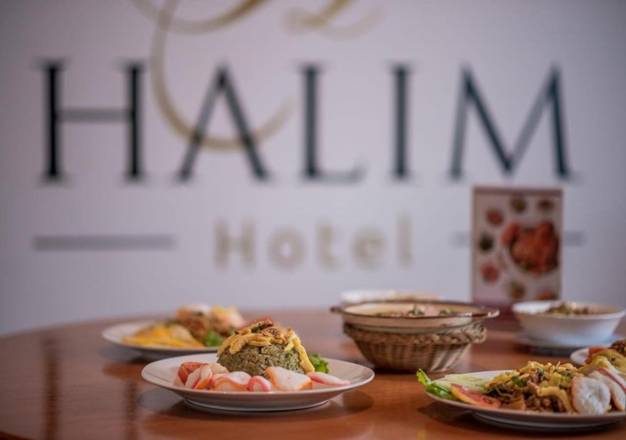 Halim Hotel Tanjung Pinang Exterior photo