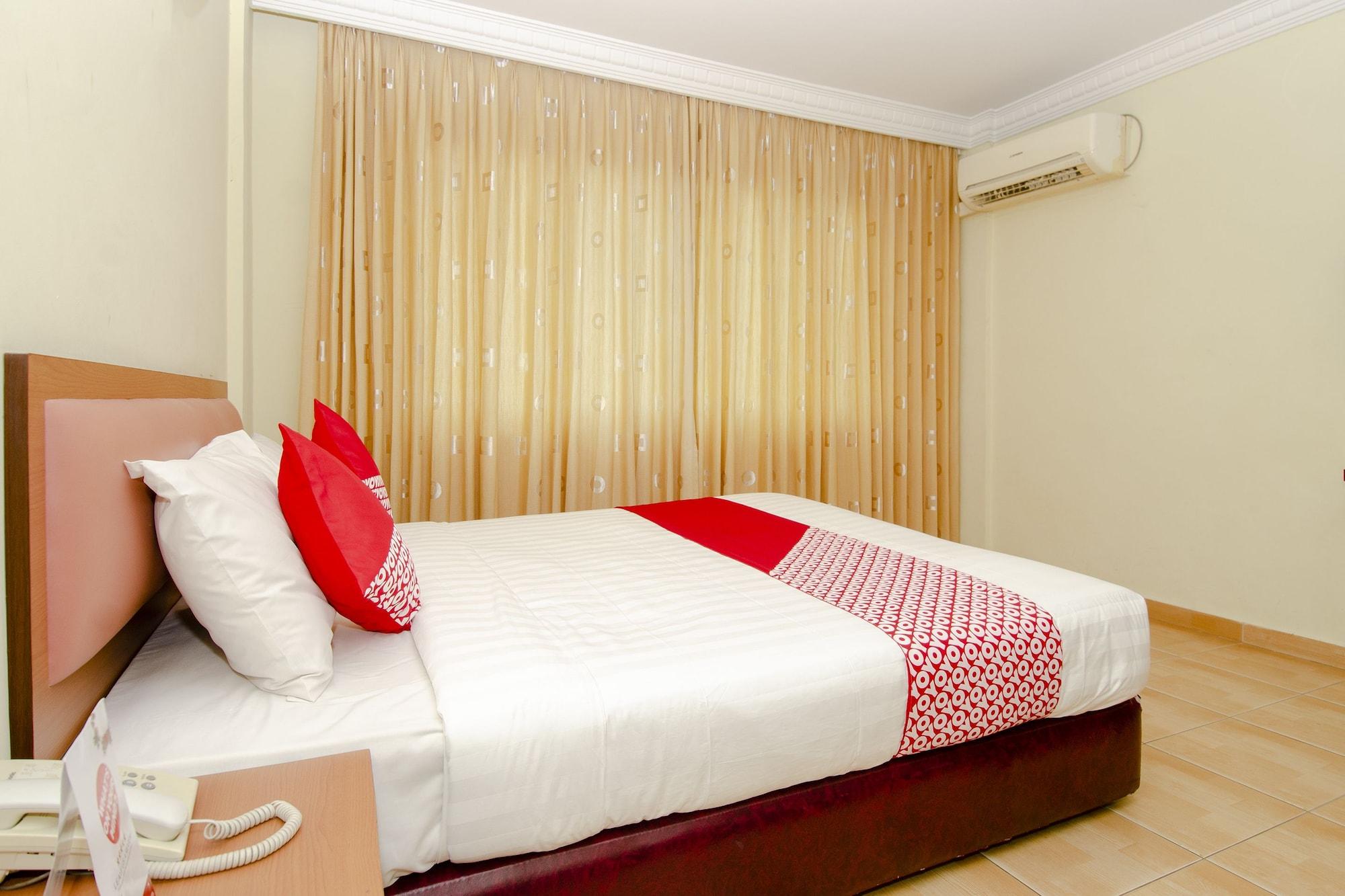 Halim Hotel Tanjung Pinang Exterior photo