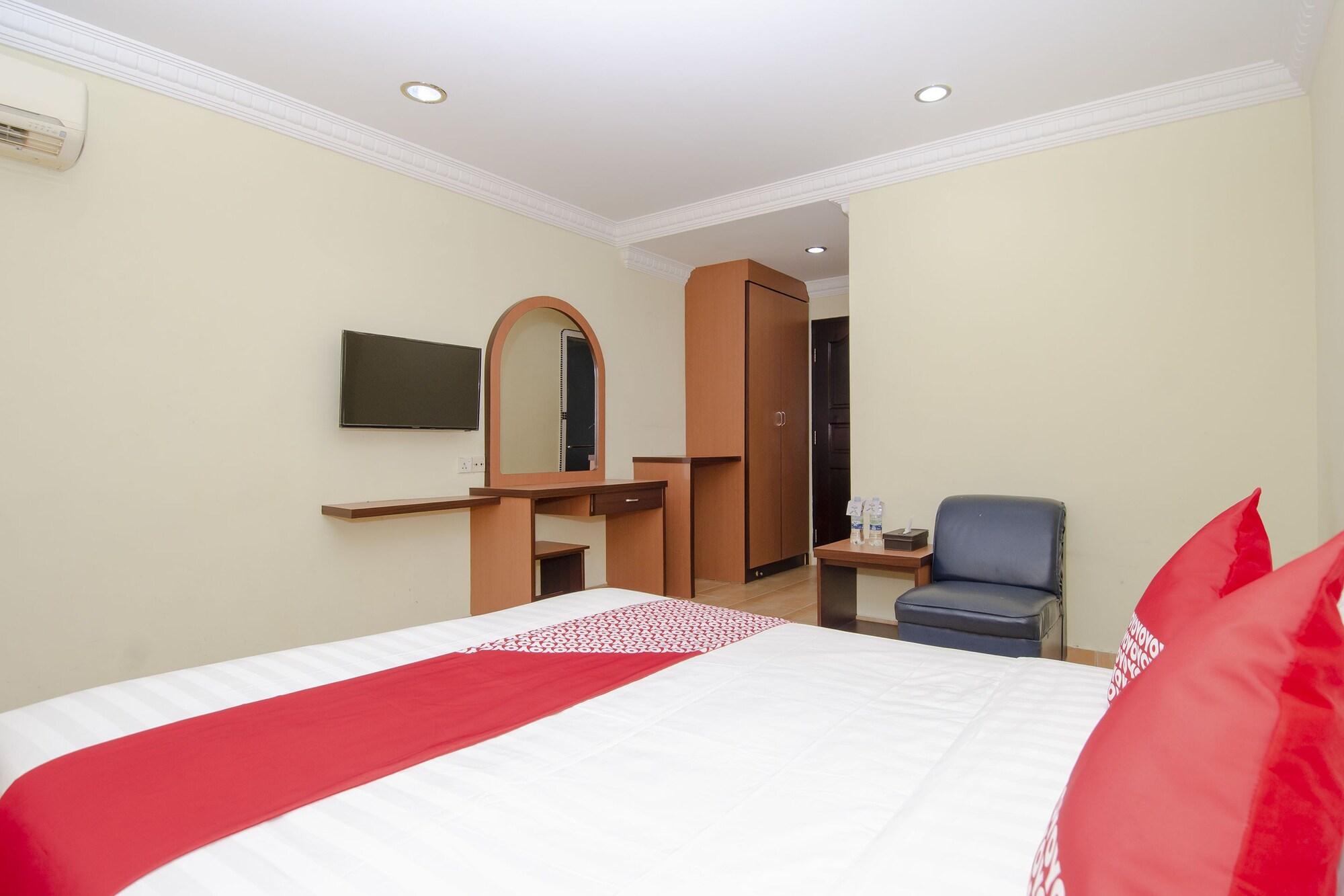 Halim Hotel Tanjung Pinang Exterior photo