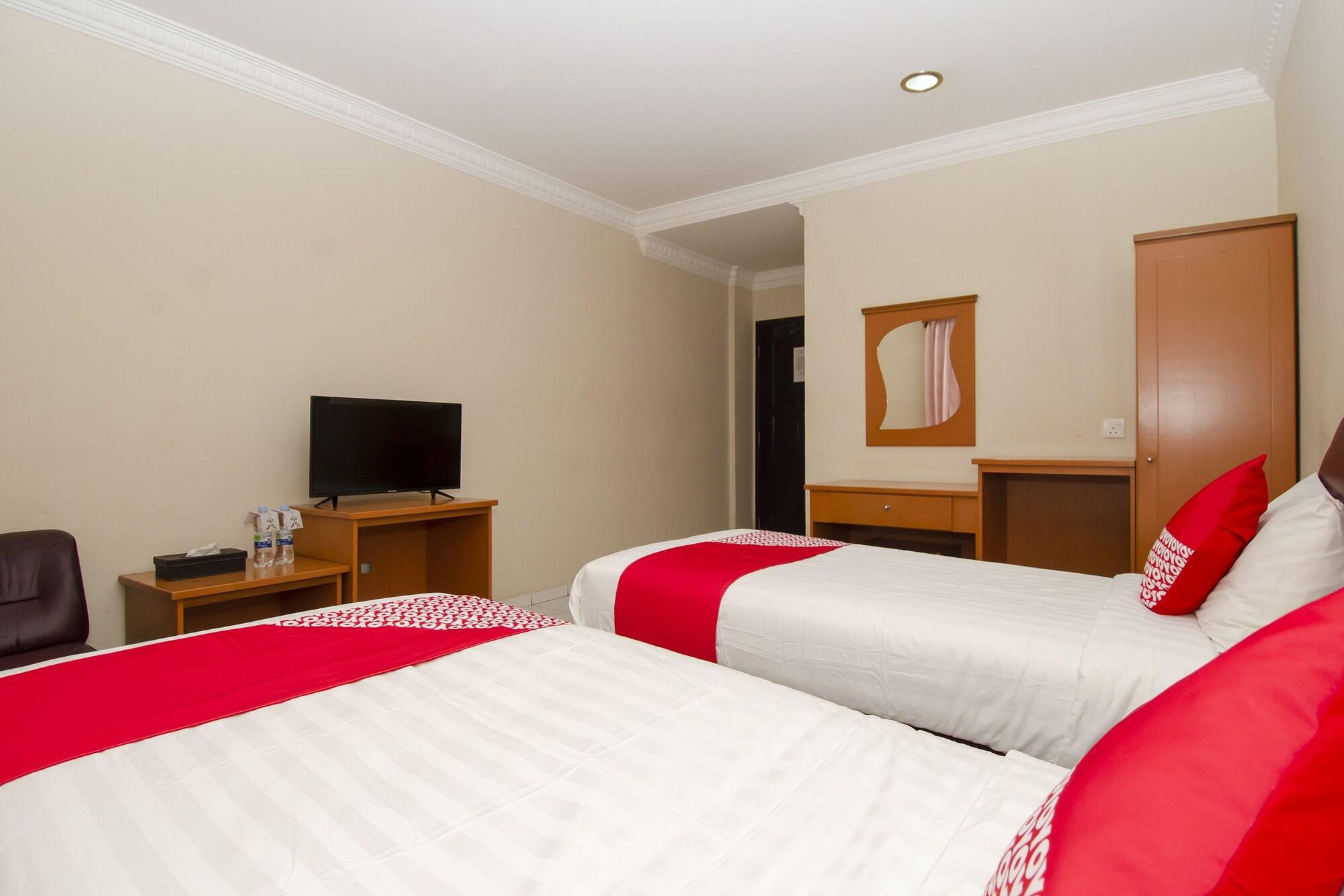 Halim Hotel Tanjung Pinang Exterior photo