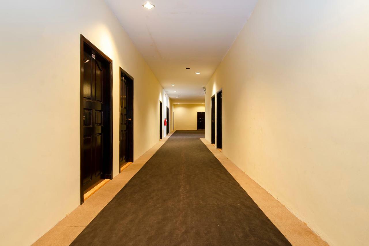 Halim Hotel Tanjung Pinang Exterior photo